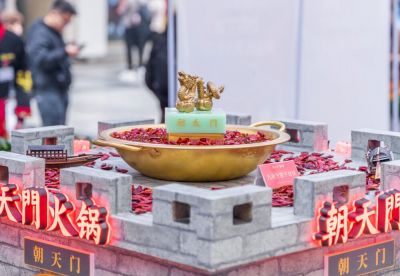 綦江開火鍋加盟店，如何服務(wù)才體貼周到？