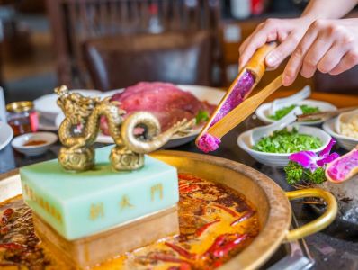 墊江開(kāi)火鍋加盟店，如何做好戶外宣傳？