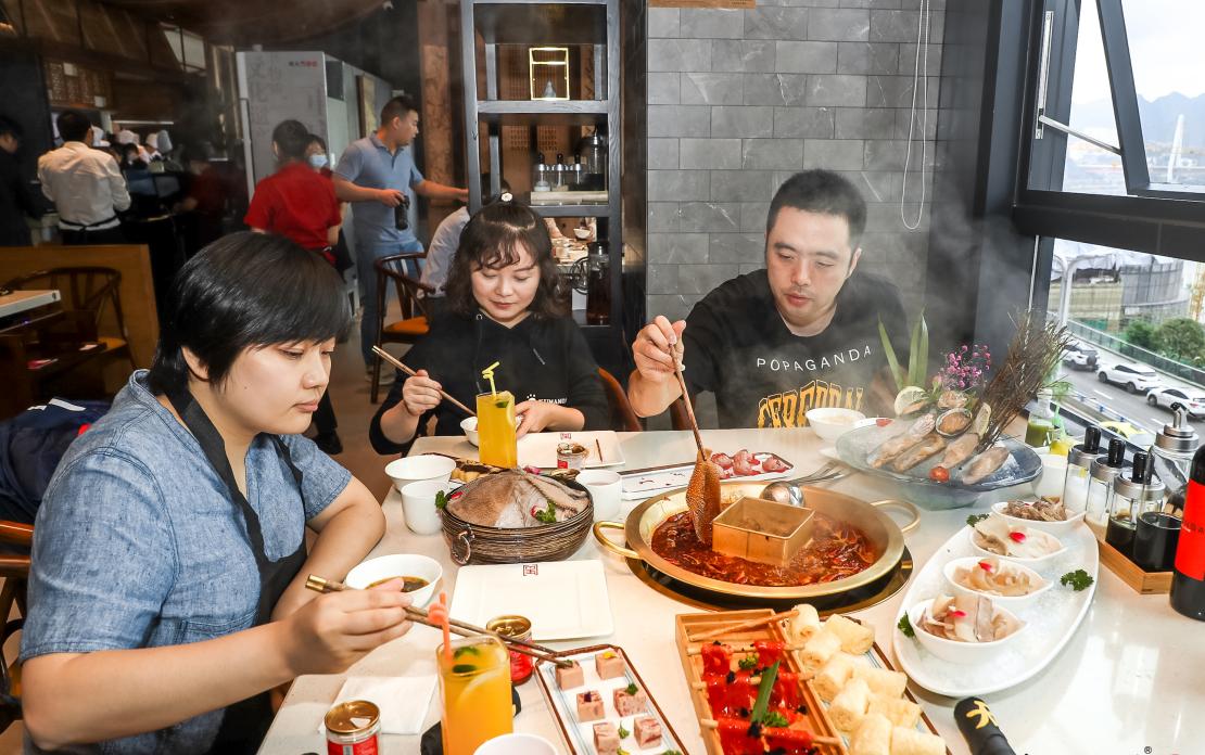 火鍋店衛(wèi)生問(wèn)題頻發(fā)，怎樣才能給顧客“安全感？”