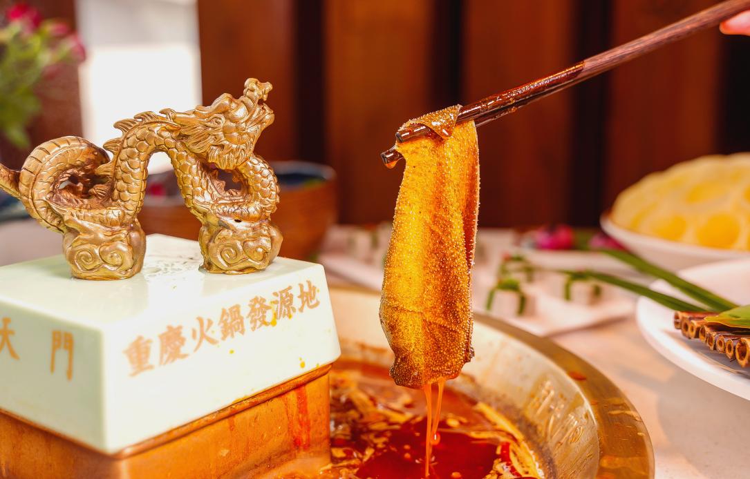 對面的火鍋店生意火爆，你該怎么辦？
